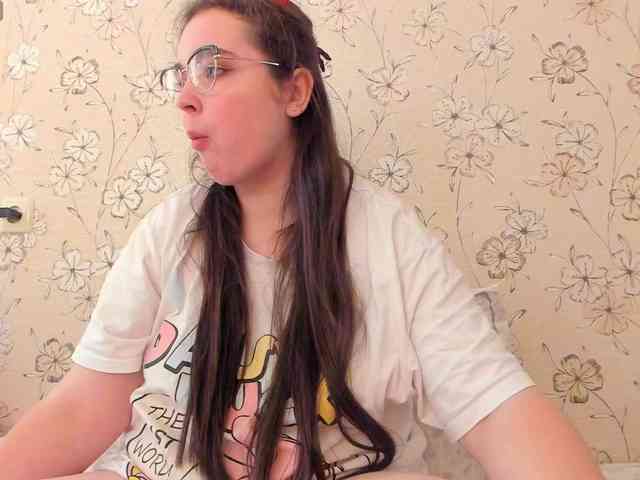 Alicenextdoor webcam
