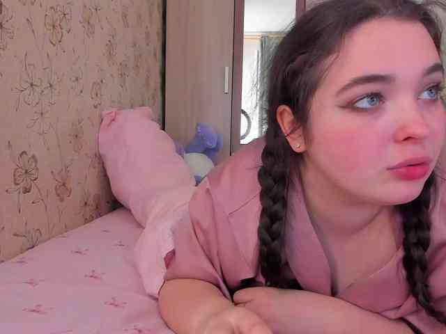 Alicenextdoor webcam