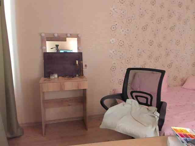 Alicenextdoor webcam