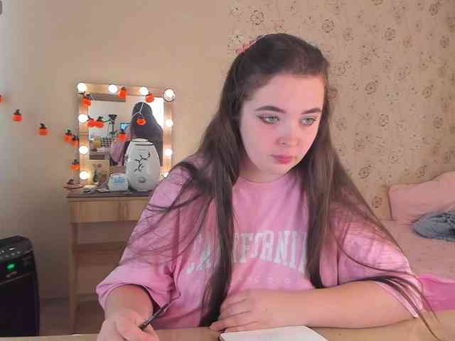 Alicenextdoor webcam