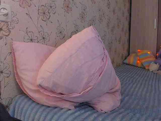 Alicenextdoor webcam