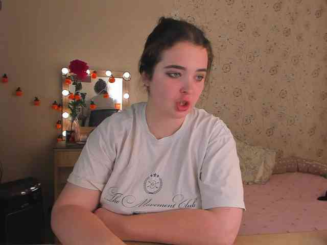 Alicenextdoor webcam