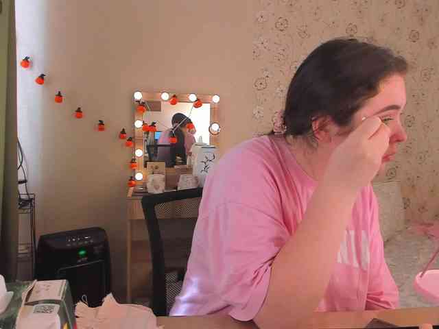 Alicenextdoor webcam