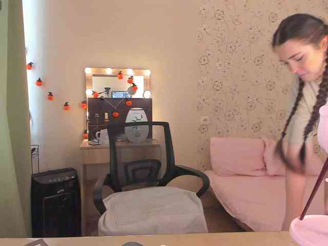 Alicenextdoor webcam