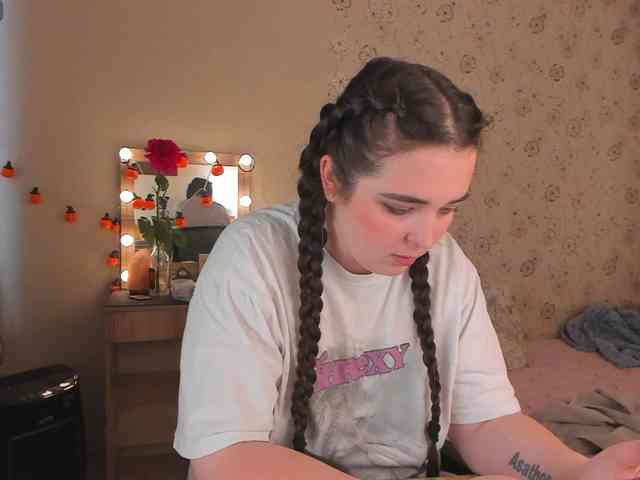 Alicenextdoor webcam
