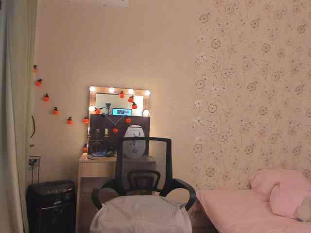 Alicenextdoor webcam