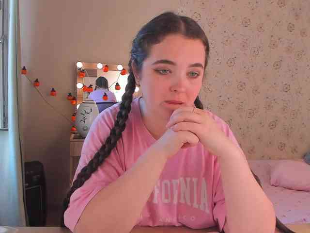 Alicenextdoor webcam