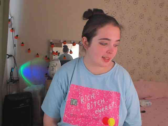 Alicenextdoor webcam