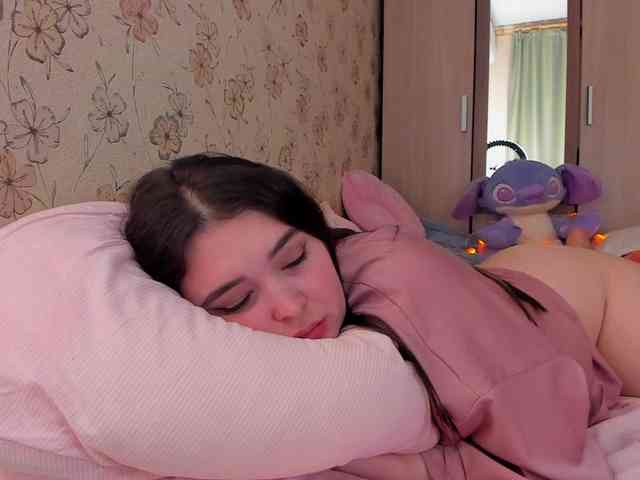 Alicenextdoor webcam