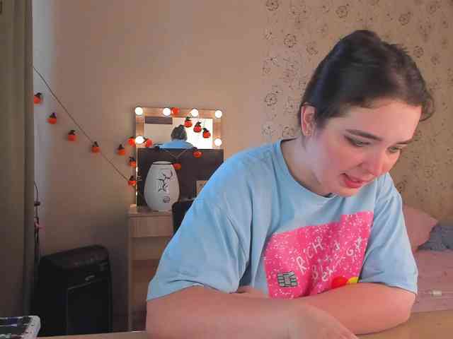 Alicenextdoor webcam