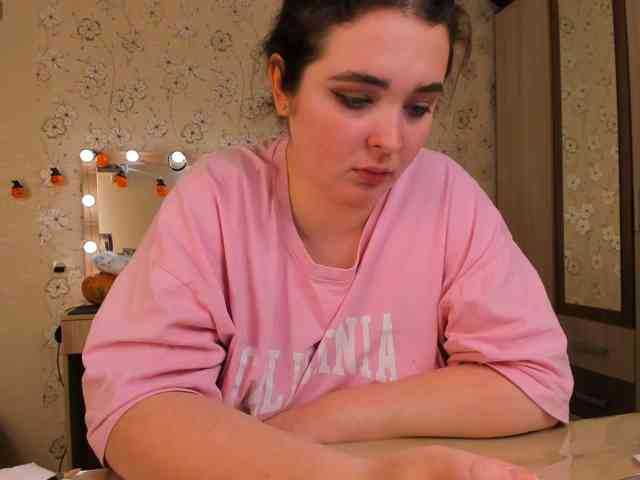 Alicenextdoor webcam