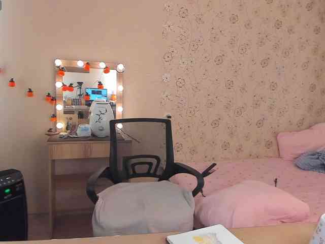 Alicenextdoor webcam