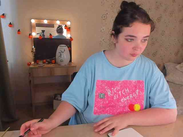 Alicenextdoor webcam