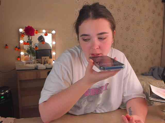 Alicenextdoor webcam