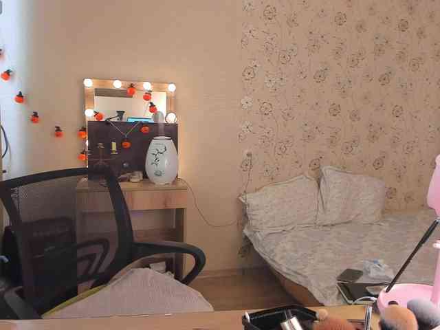 Alicenextdoor webcam