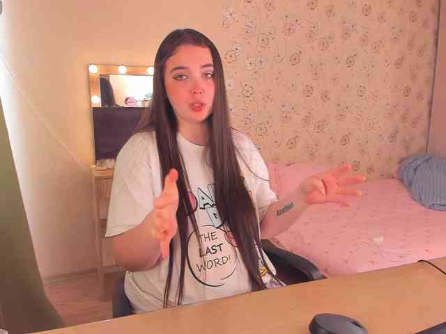Alicenextdoor webcam