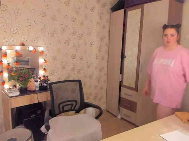 Alicenextdoor webcam