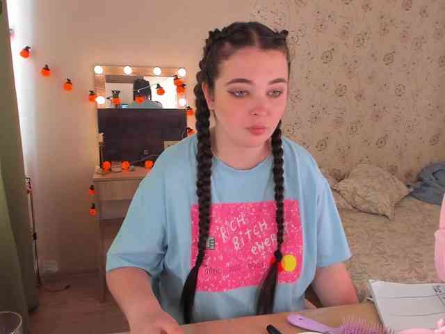 Alicenextdoor webcam