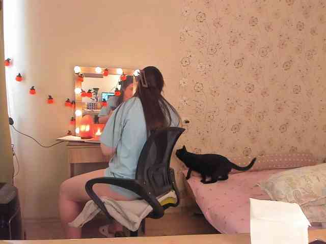 Alicenextdoor webcam