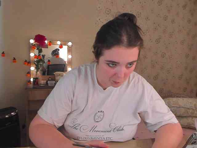 Alicenextdoor webcam