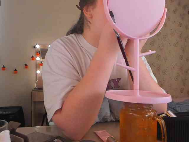 Alicenextdoor webcam