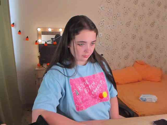 Alicenextdoor webcam