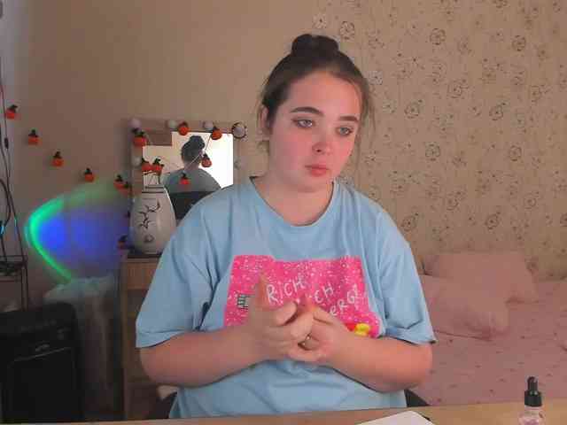 Alicenextdoor webcam
