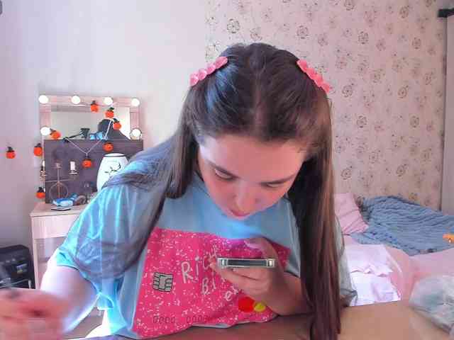 Alicenextdoor webcam