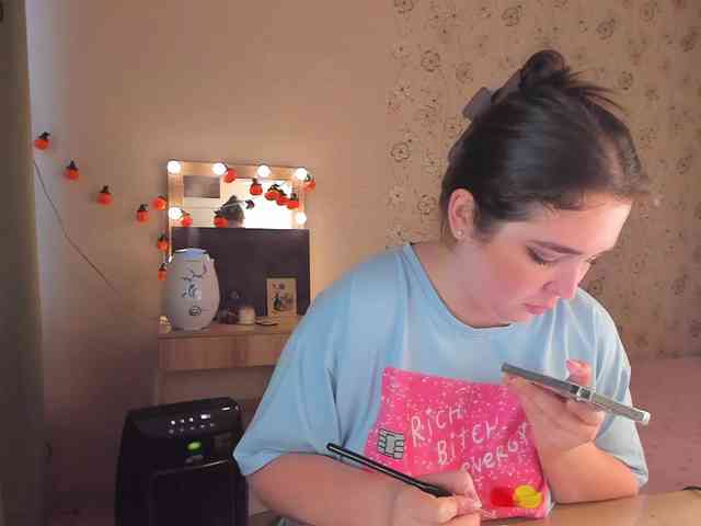 Alicenextdoor webcam