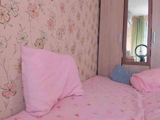 Alicenextdoor webcam