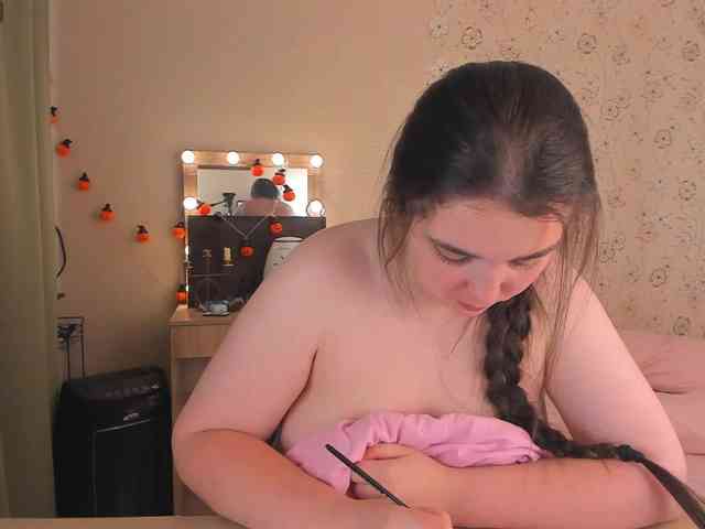 Alicenextdoor webcam
