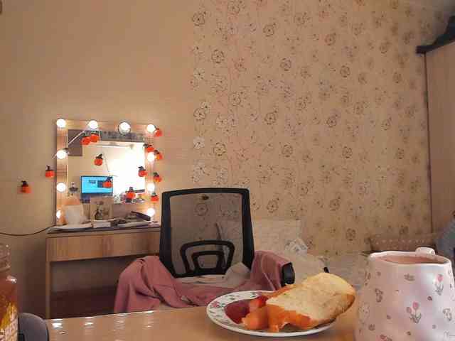 Alicenextdoor webcam