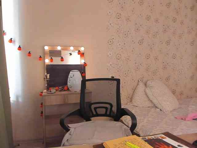 Alicenextdoor webcam