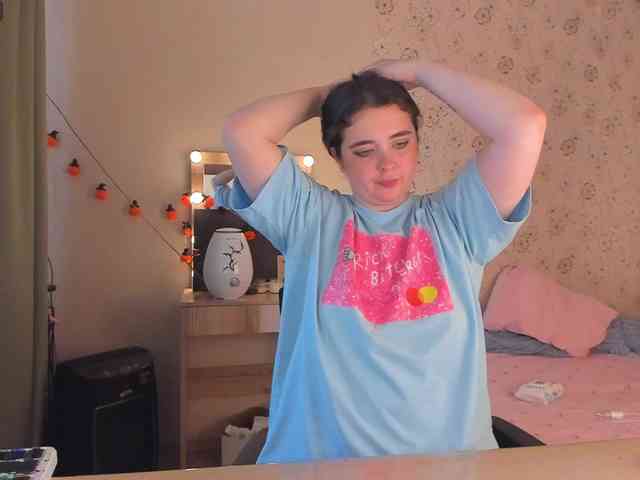 Alicenextdoor webcam