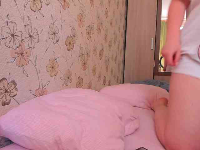 Alicenextdoor webcam