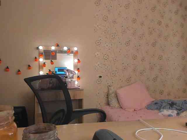 Alicenextdoor webcam