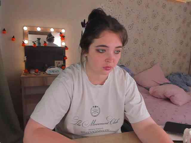 Alicenextdoor webcam