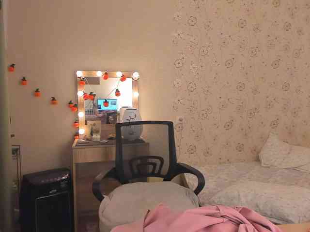 Alicenextdoor webcam