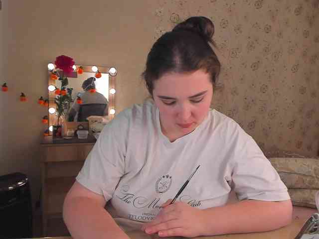 Alicenextdoor webcam