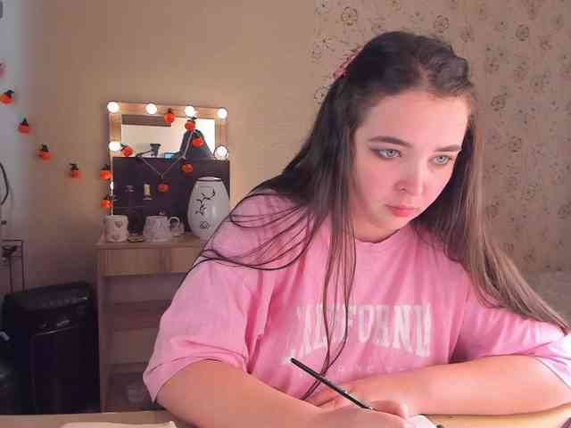 Alicenextdoor webcam
