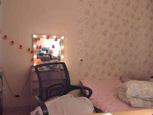 Alicenextdoor webcam