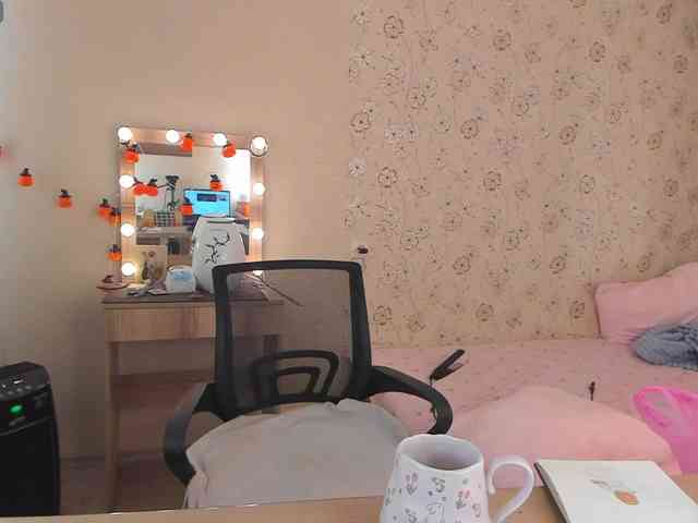 Alicenextdoor webcam