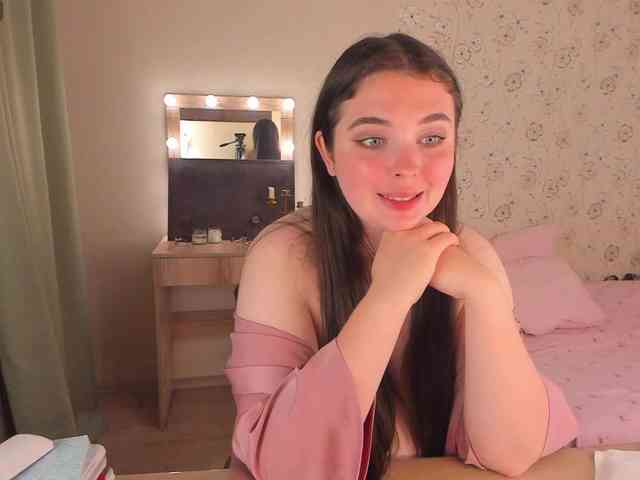 Alicenextdoor webcam