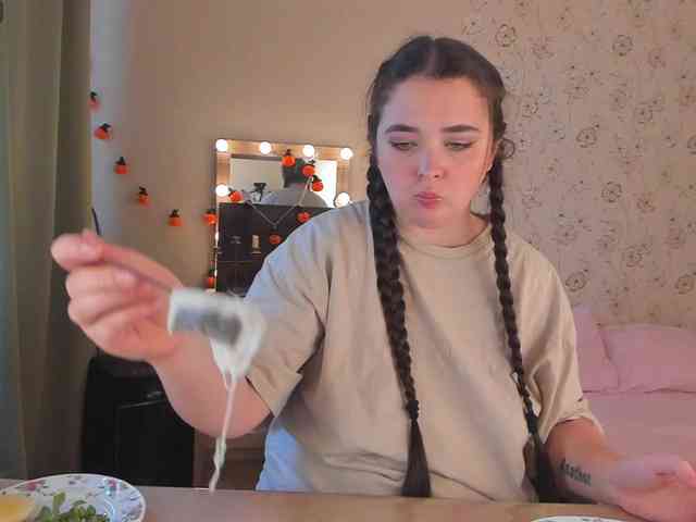 Alicenextdoor webcam