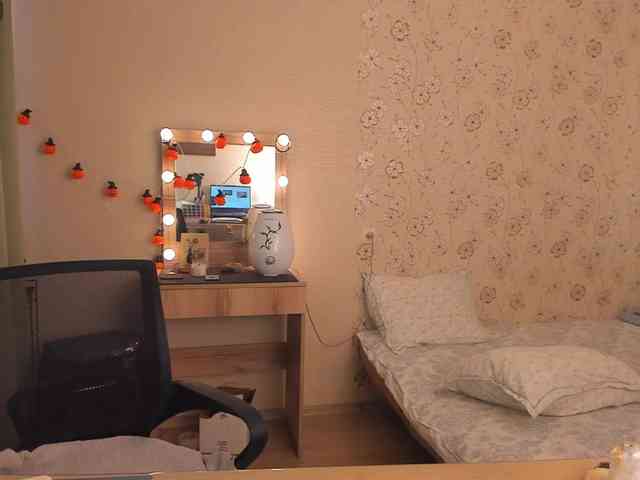 Alicenextdoor webcam