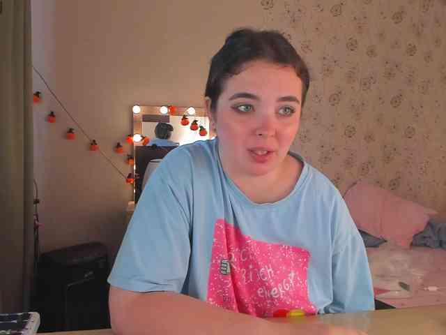 Alicenextdoor webcam
