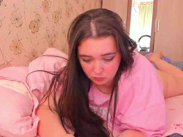 Alicenextdoor webcam