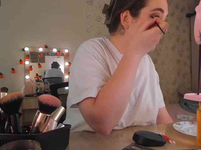 Alicenextdoor webcam