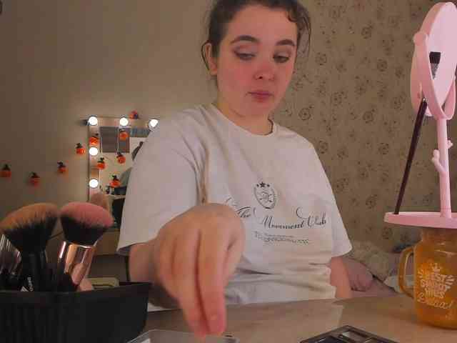 Alicenextdoor webcam