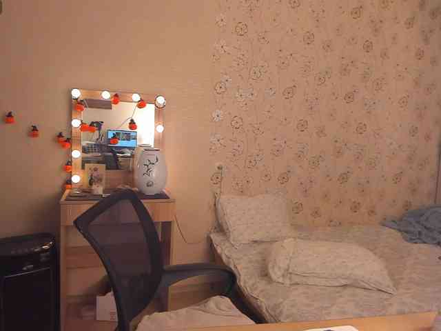 Alicenextdoor webcam